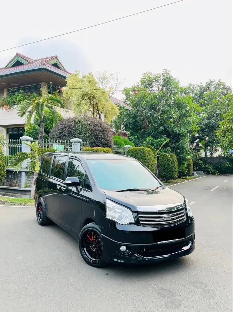 Toyota Nav1 V Limited Ada Kulkas, Tgn1 Low Km, Full Servis Record.