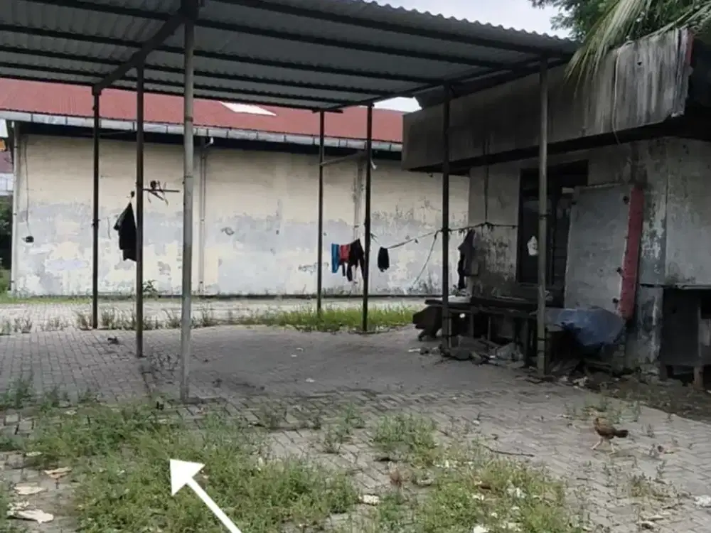 Disewakan atau Dikontrakan Tanah dan gudang di Raya A Yani Surabaya. Dekat Trans Icon dekat Royal Plaza.