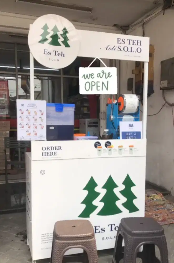 Container booth