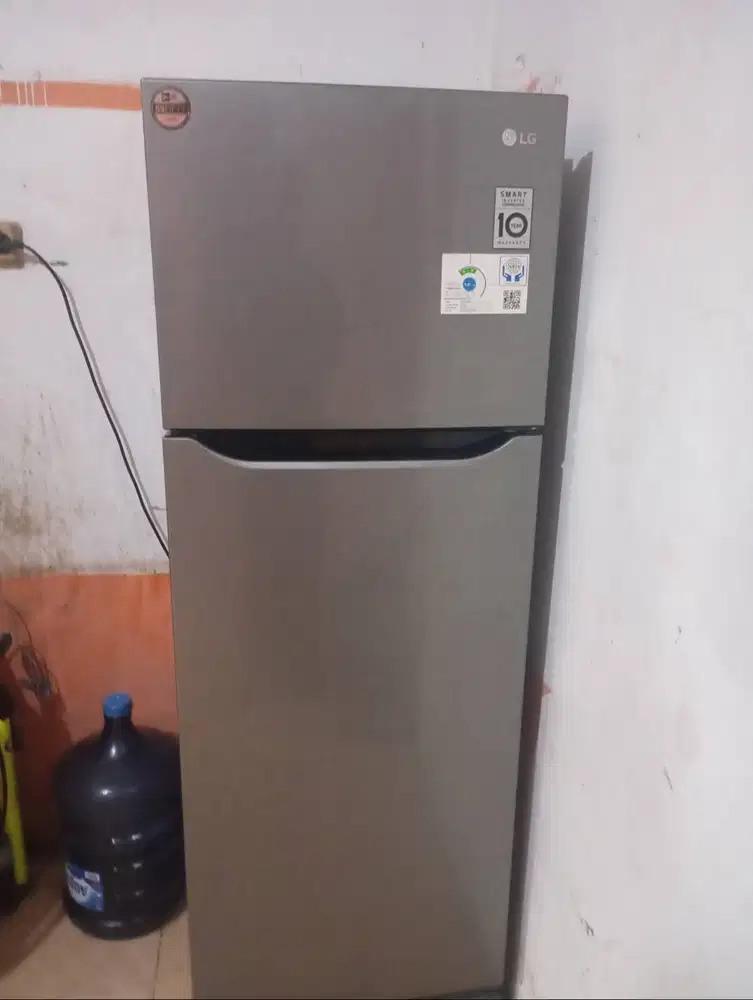 DIJUAL KULKAS LG 2 PINTU