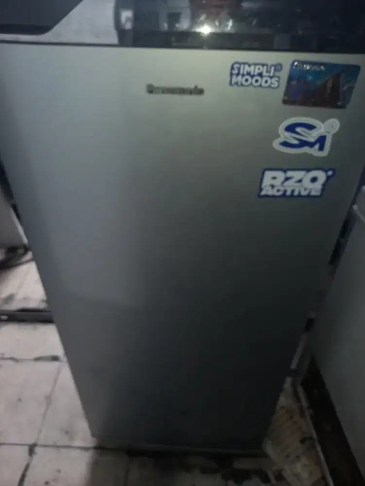 Di jual kulkas  Panasonic Orisinil siap pakai