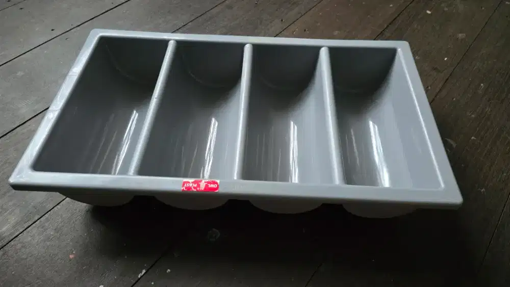 Rak alat makan plastil