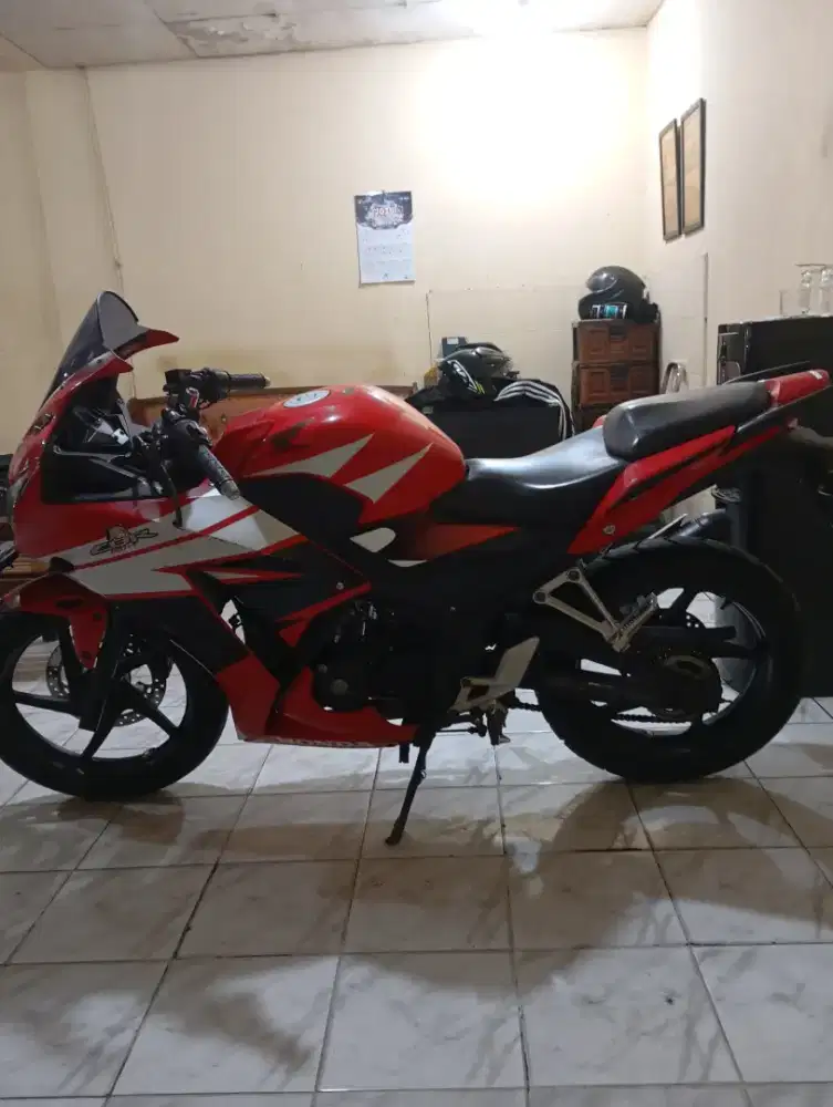Di jual cbr 150 cc 2016 pajak of dki mulus
