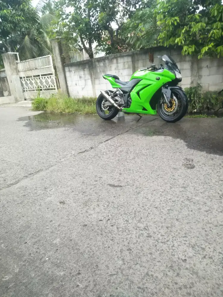 Di jual ninja karbu 250 CC tahun 2008