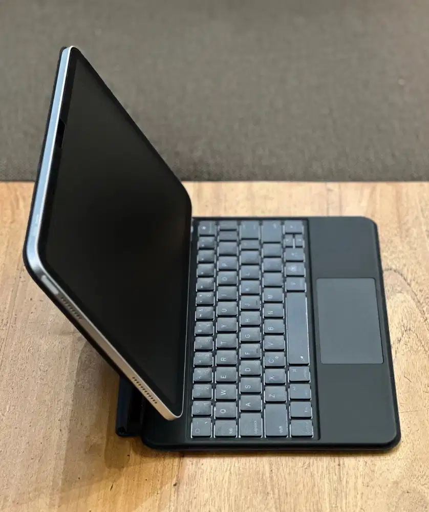 iPad Gen 11 (Chip A16) - Hadiah Door Prize & Keyboard