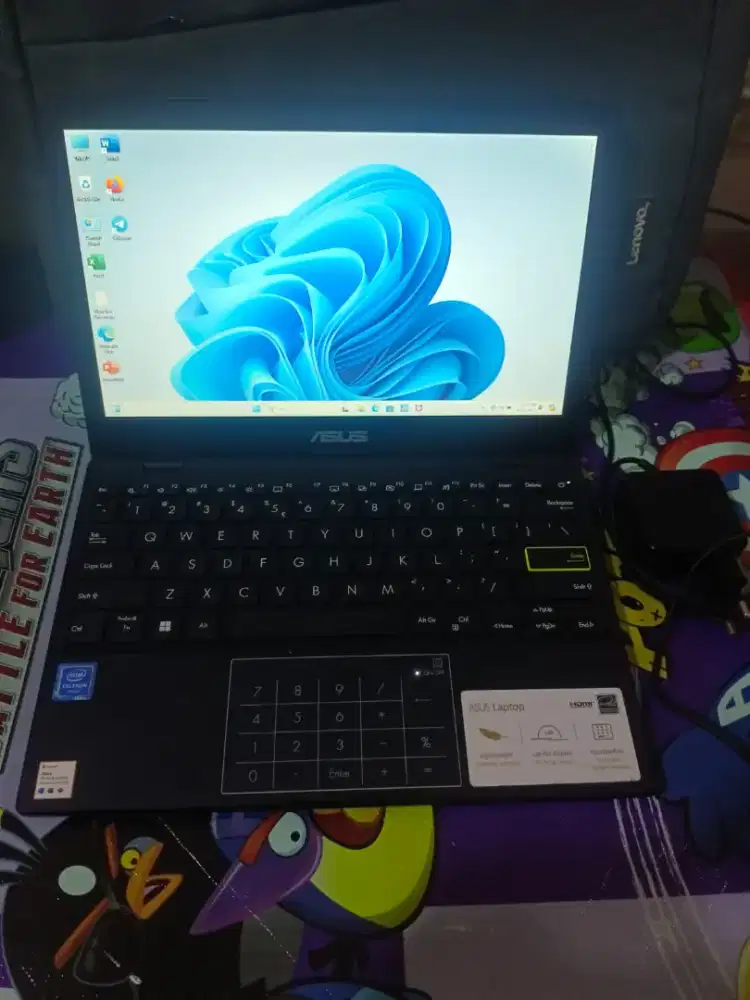 NOTEBOOK ASUS E210 LENGKAP