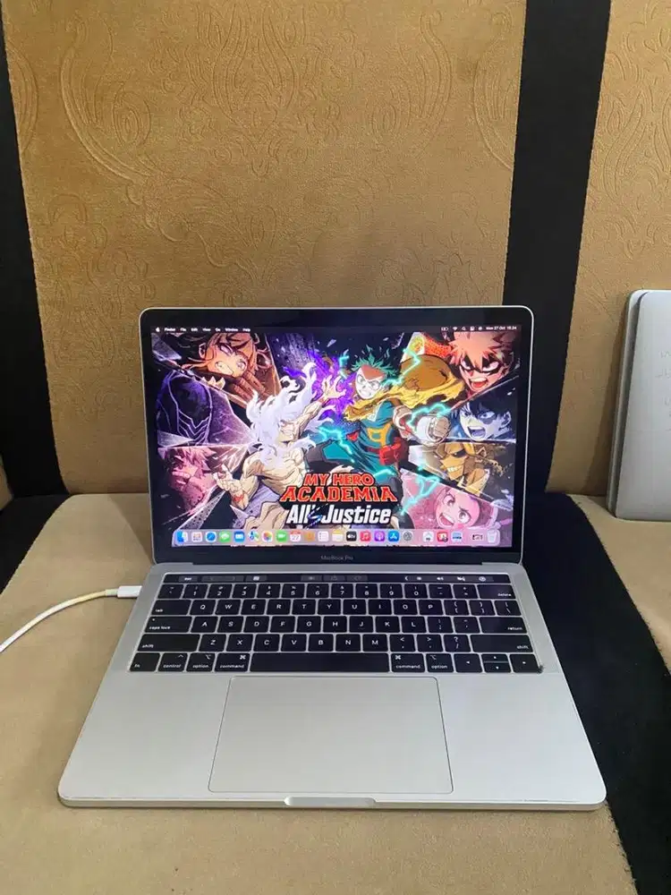 MacBook Pro 2018 i5/8/256GB Ex iBox
