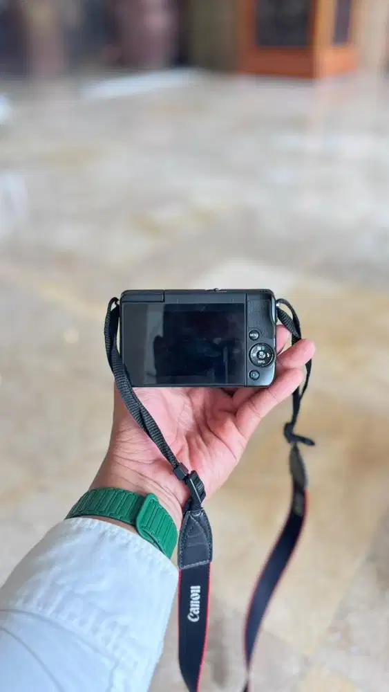 Kamera Canon m10