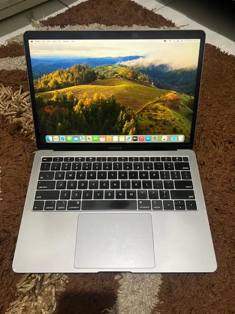 Macbook air retina 2019 8/128 no minus