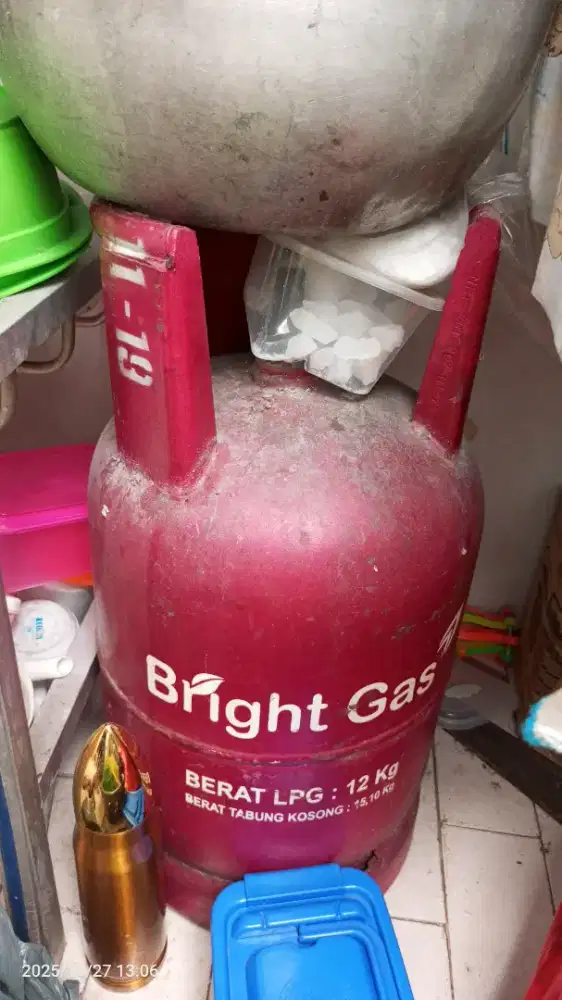 Tabung gas pink kosong