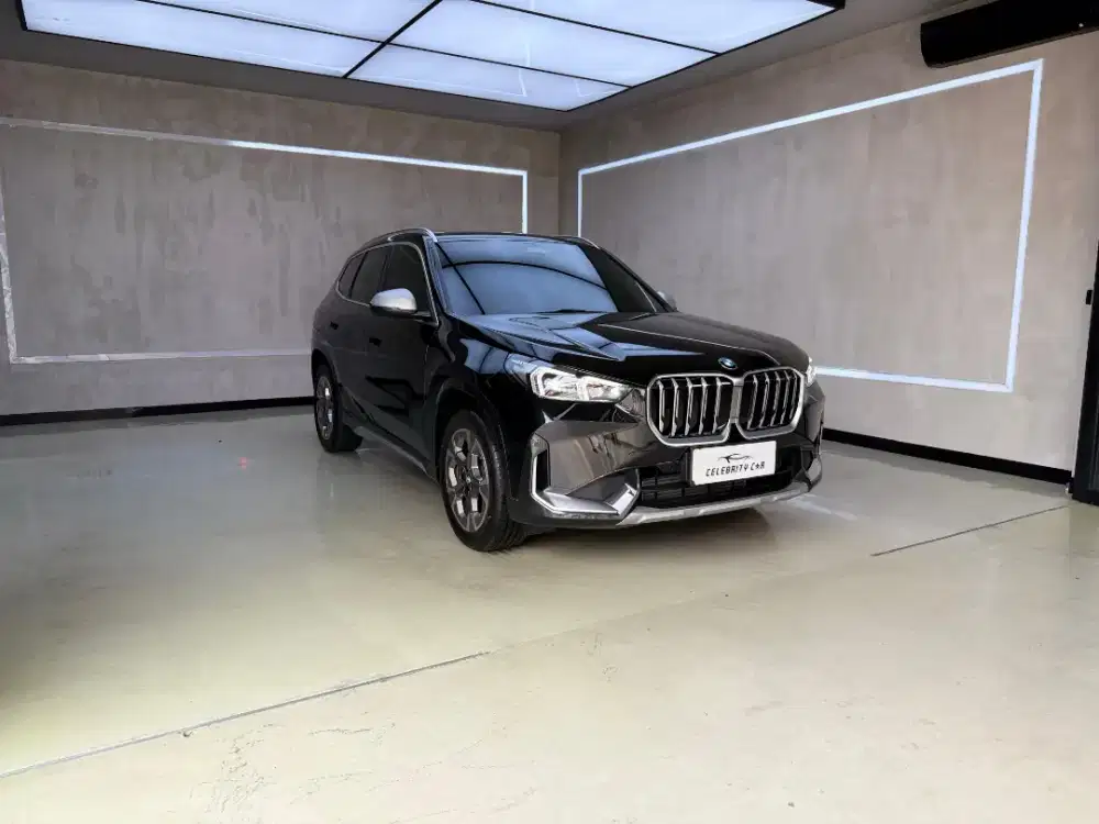 KM 2000 an BMW X1 All New LCI Black Saphire on Black 2024