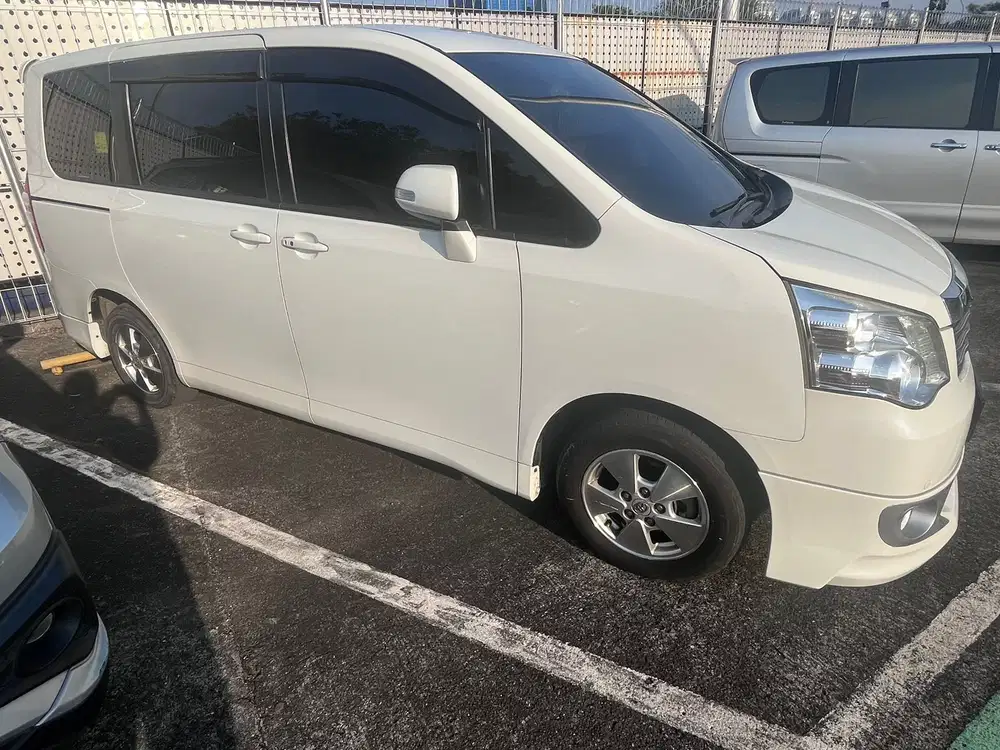 Toyota Nav1 2013 Bensin
