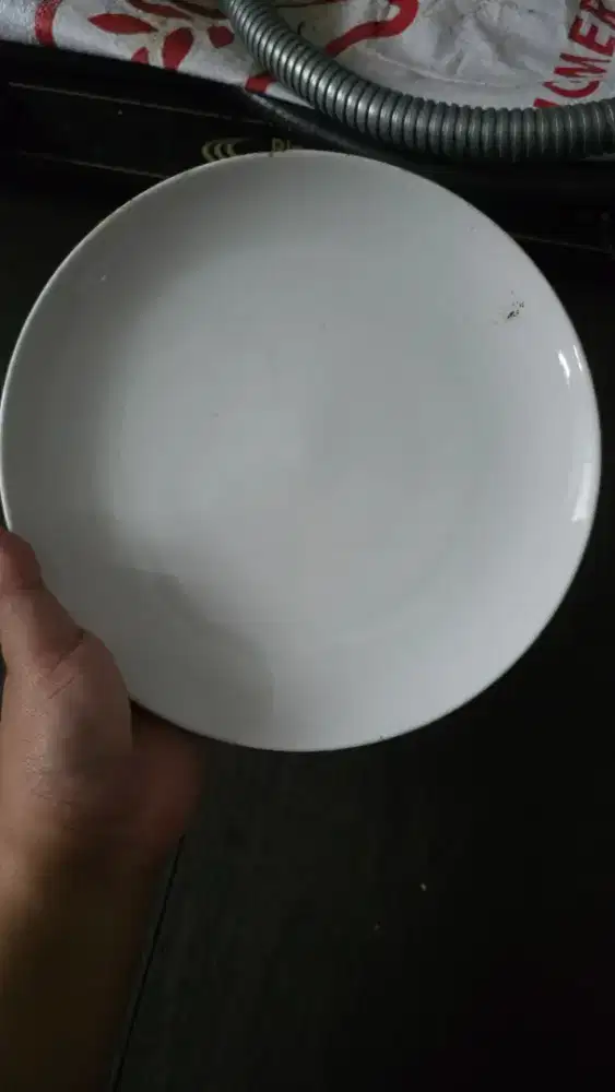 Piring porcelain blanc