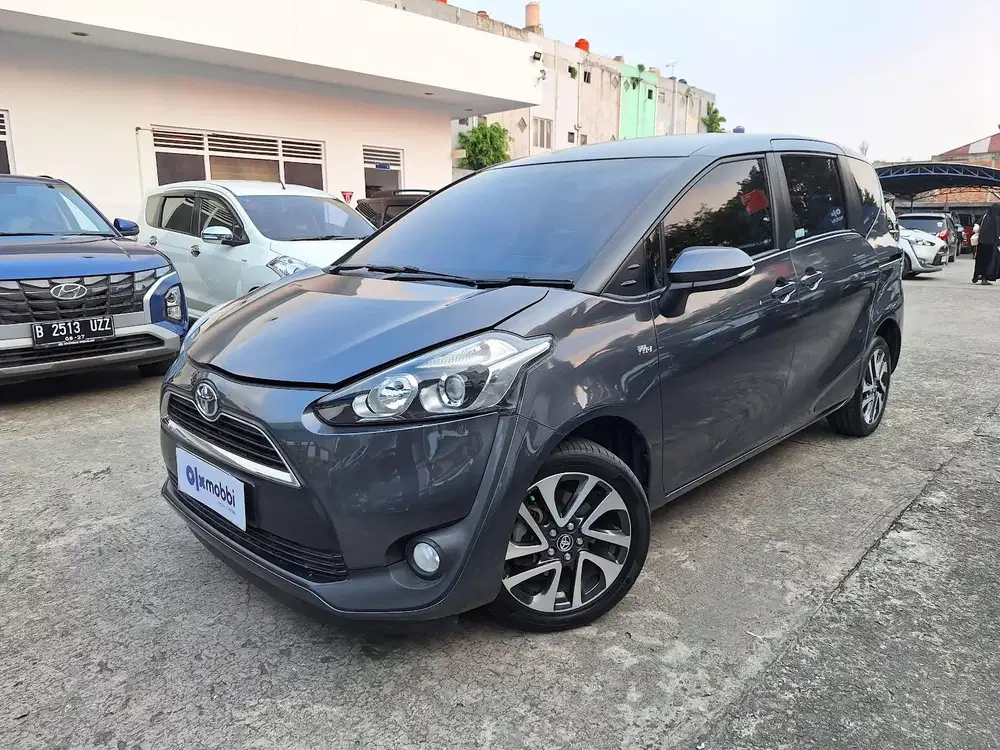 Pajak Panjang - Toyota Sienta 1.5 V Bensin-MT 2018