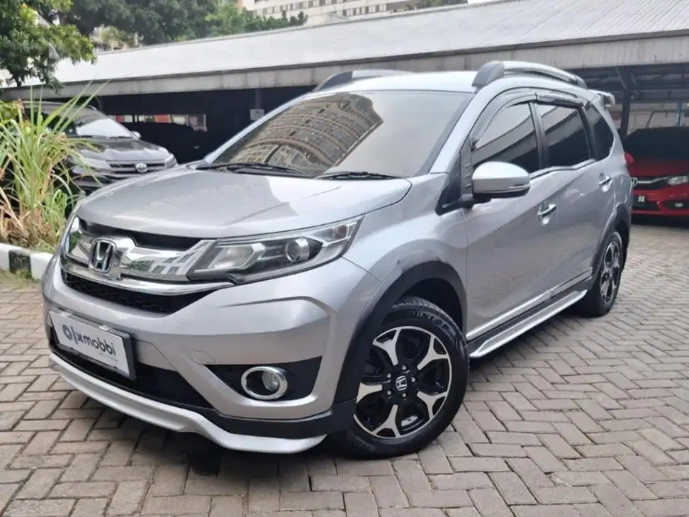 LOW DP Honda BR-V 1.5 E Prestige Bensin-AT 2017 SZJ