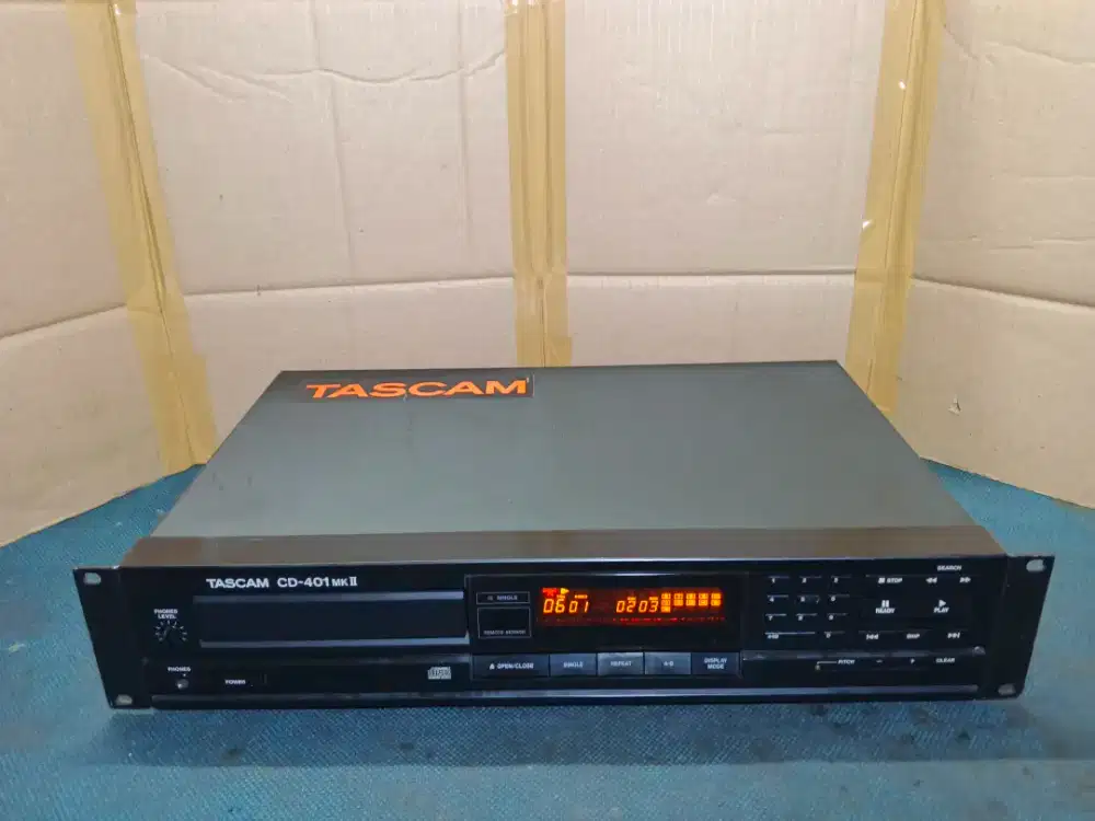 Tascam CD-401 CD player high end menggunakan optical KSS 151A