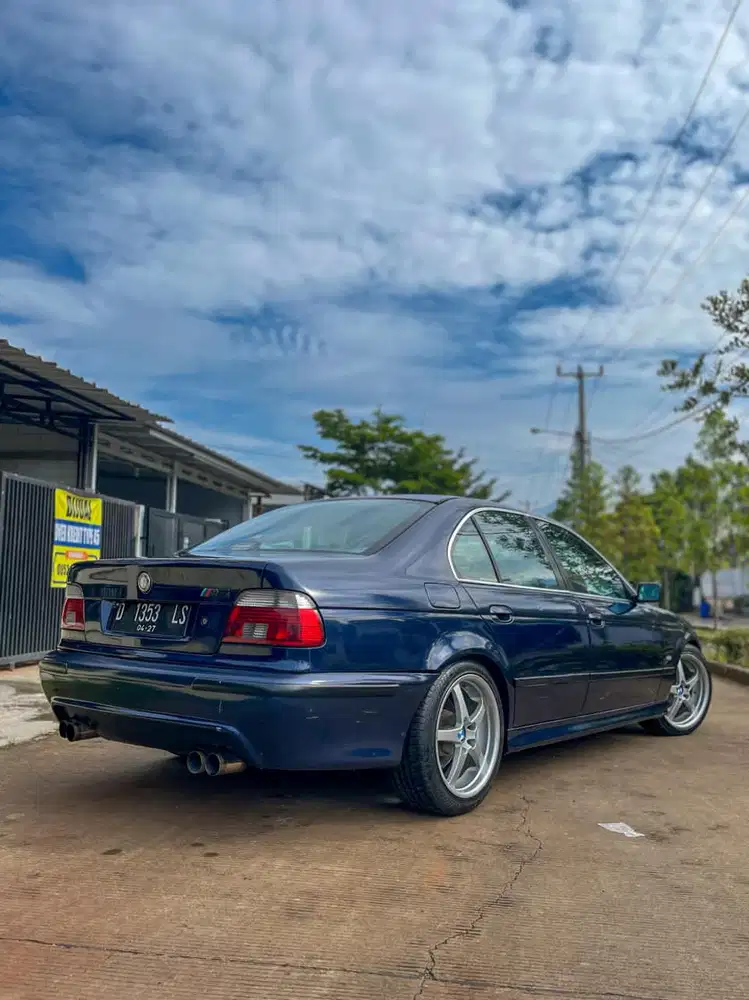 BMW 528i E39 matic Sunroof Mobil Cicalengka bandung