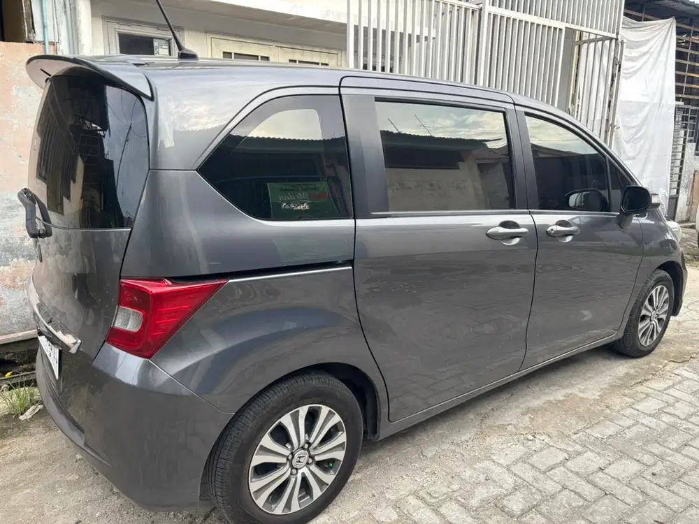 Honda Freed 2012 Bensin