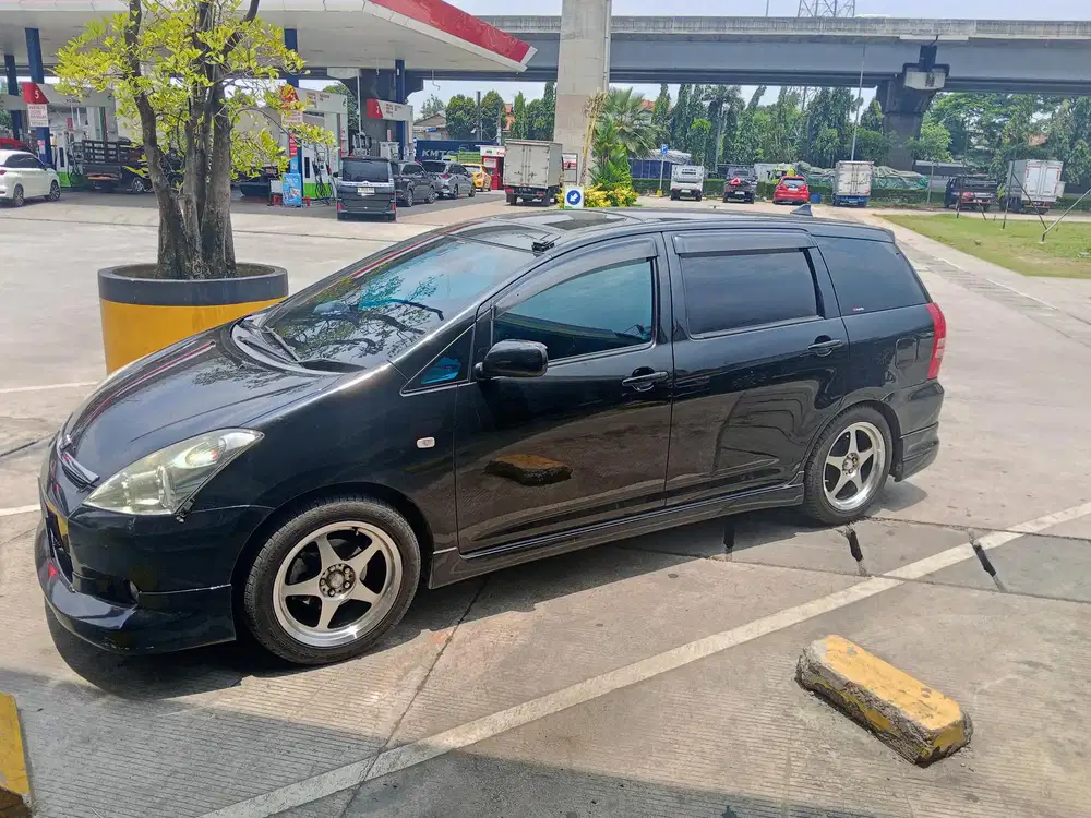 Toyota Wish 2004 Bensin