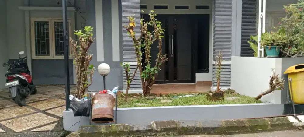 Disewakan Rumah dalam komplek perumahan dekat dengan LRT Ciracas