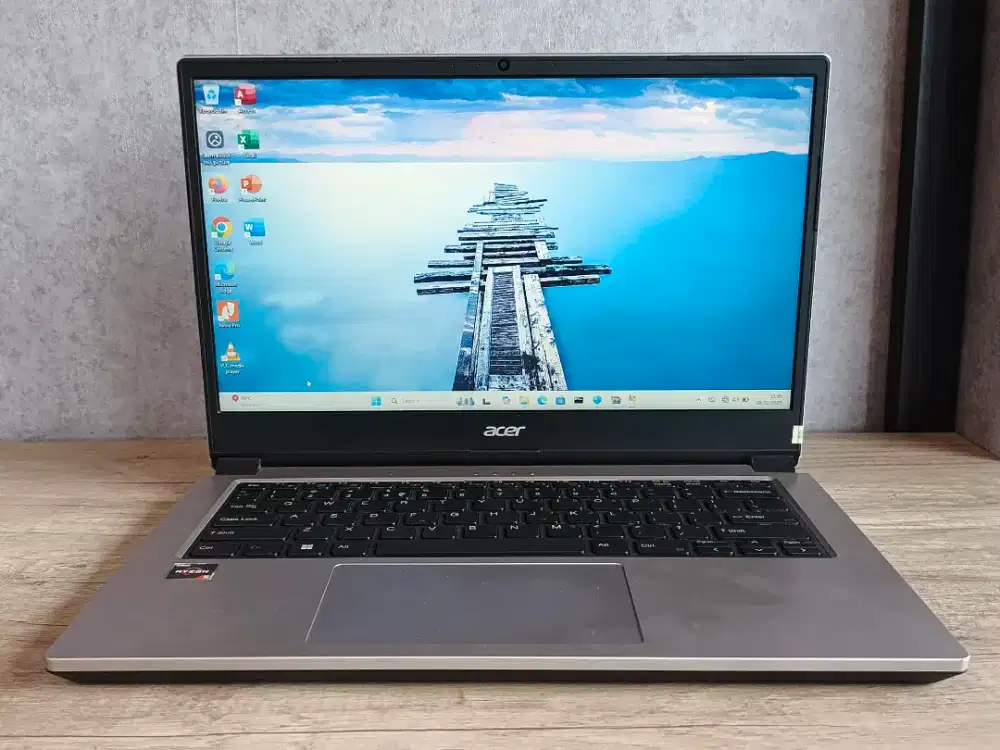 Acer One Z2 AMD Ryzen 5 Normal