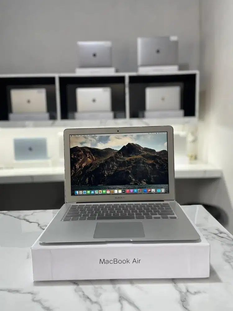MacBook Air 13 inch 2015 CTO RAM 8GB/SSD 128 GB i7