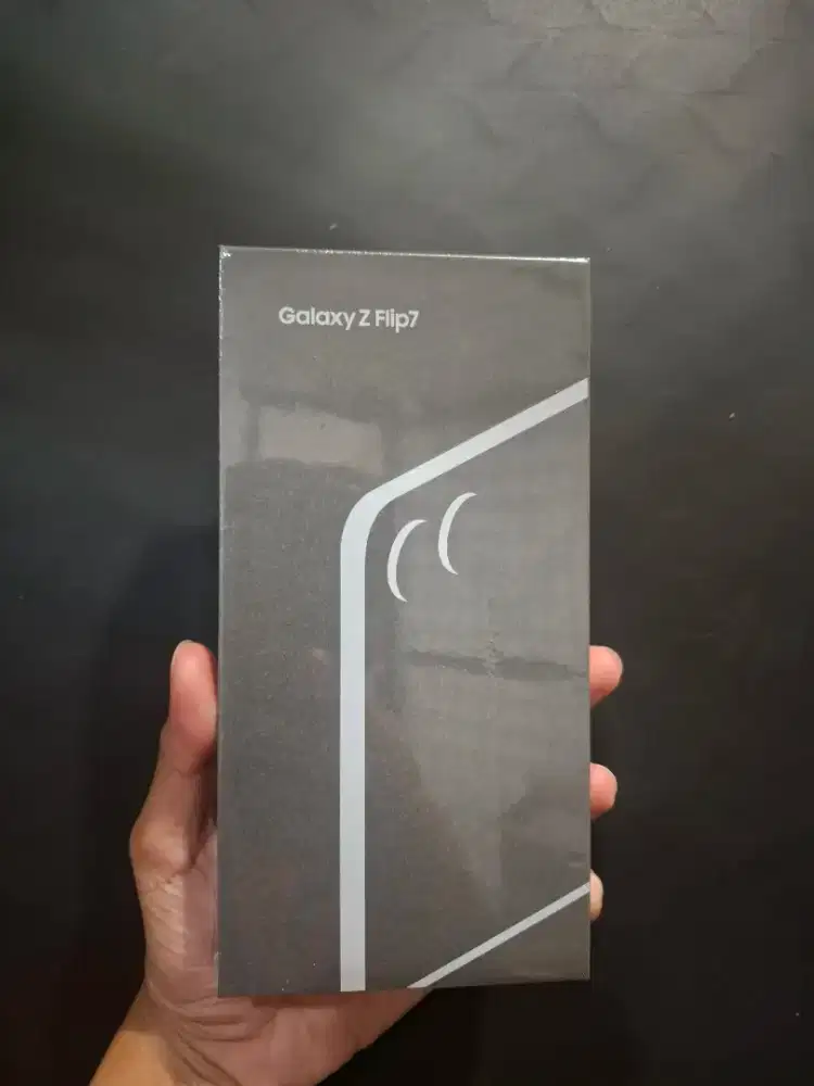 Samsung Galaxy Z Flip7 12/256GB + Buds3 FE