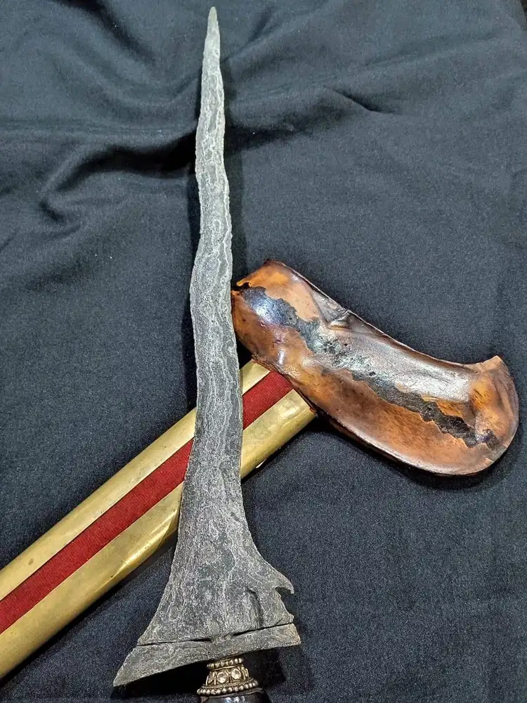 Keris Sepuh Carubuk pamor Wengkon isen Warangka kayu kendit Langka