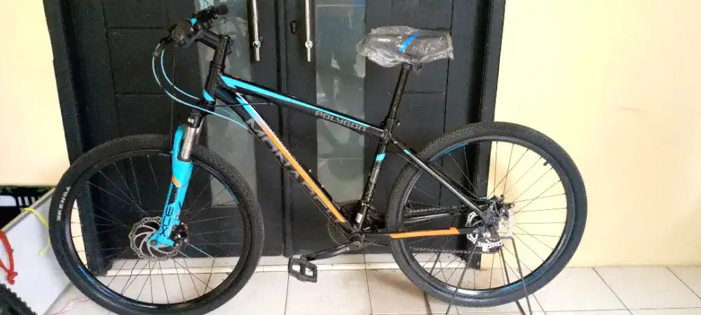 sepeda gunung 26 polygon monarch M5