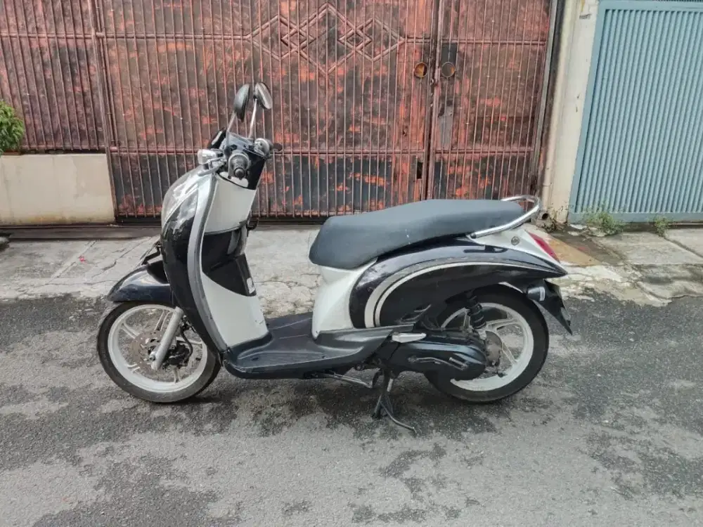 Honda Scoopy tahun 2011 pajak hidup siap pakai di Cengkareng