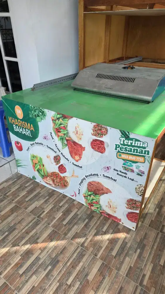 Meja dagangan panjang