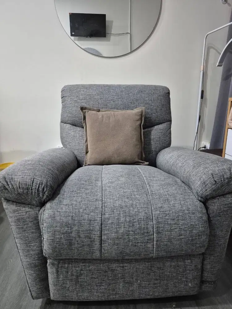 Jual Sofa Like New 1 Set (3 Sofa)