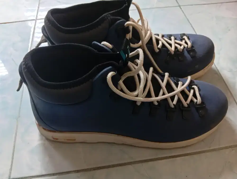 Sepatu Native Size 46