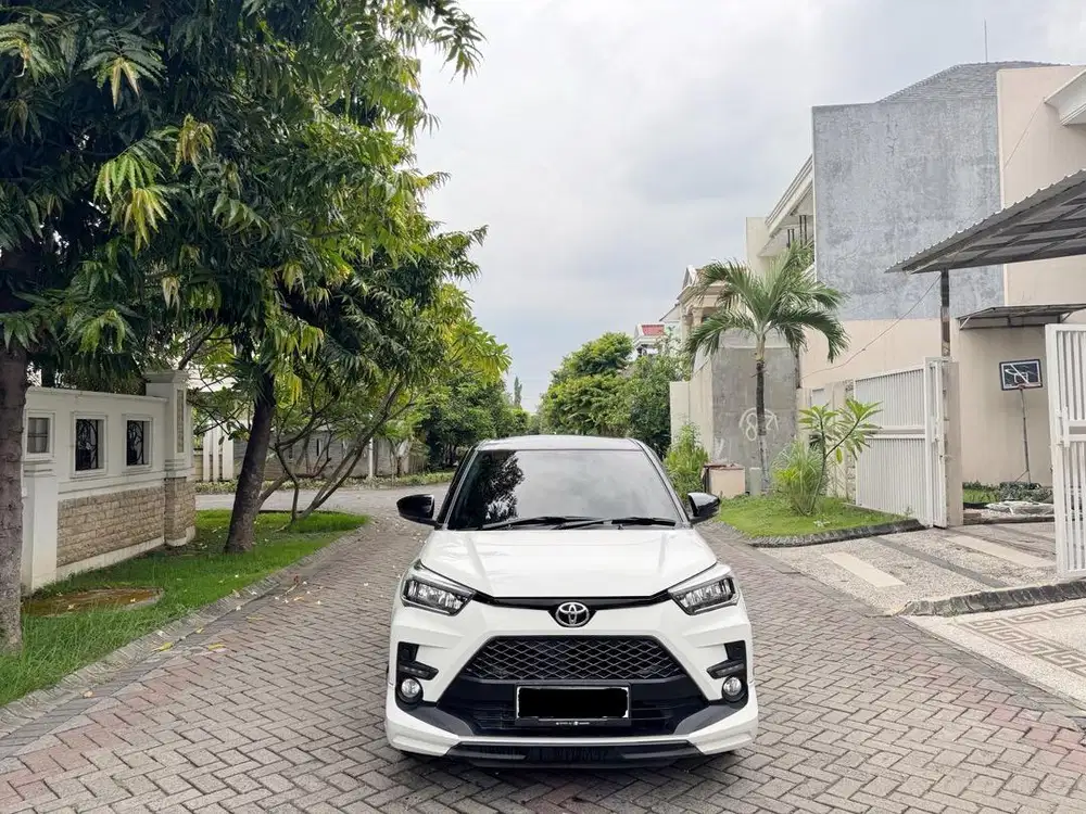 Toyota Raize 1.0 Turbo GR Sport 2022 Matic Putih Hitam Putih Plat W