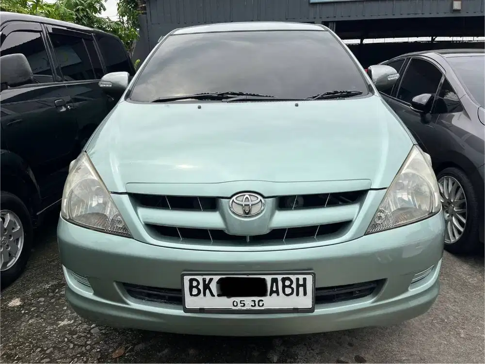 Toyota Innova E 2.0 Manual 2005