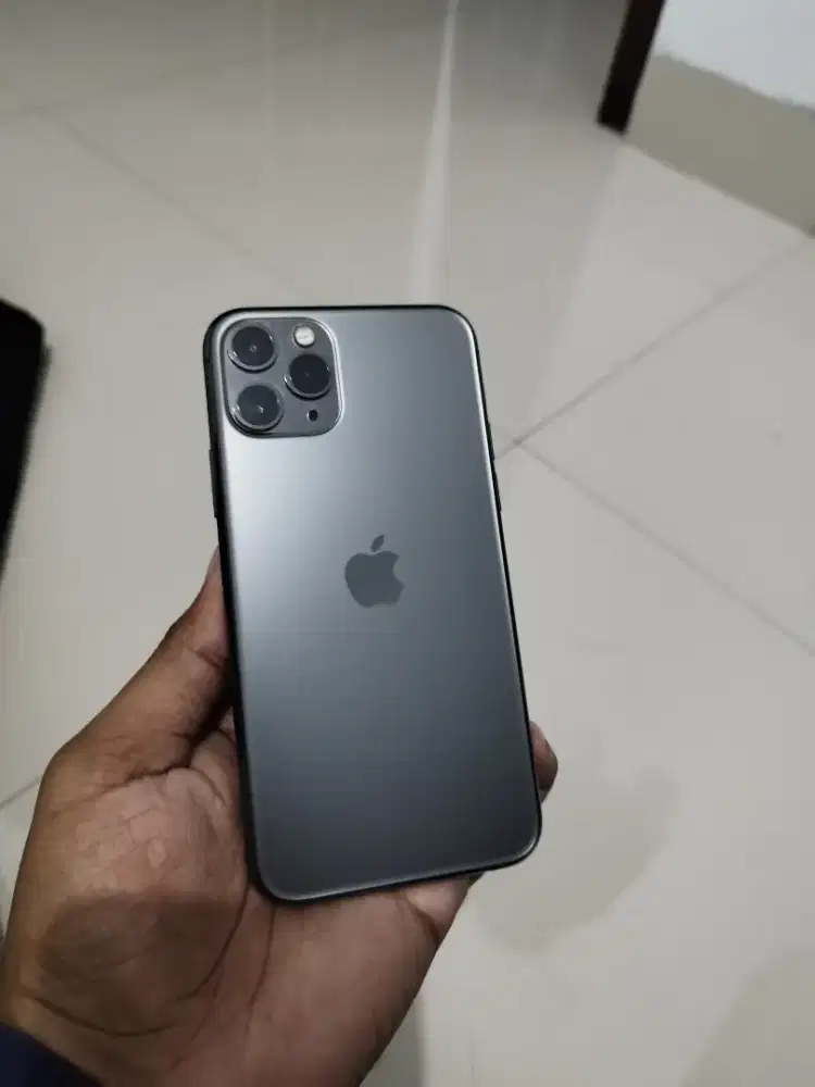 IPHONE 11 PRO MEMORY 512GB FULLSET LENGKAP GREY