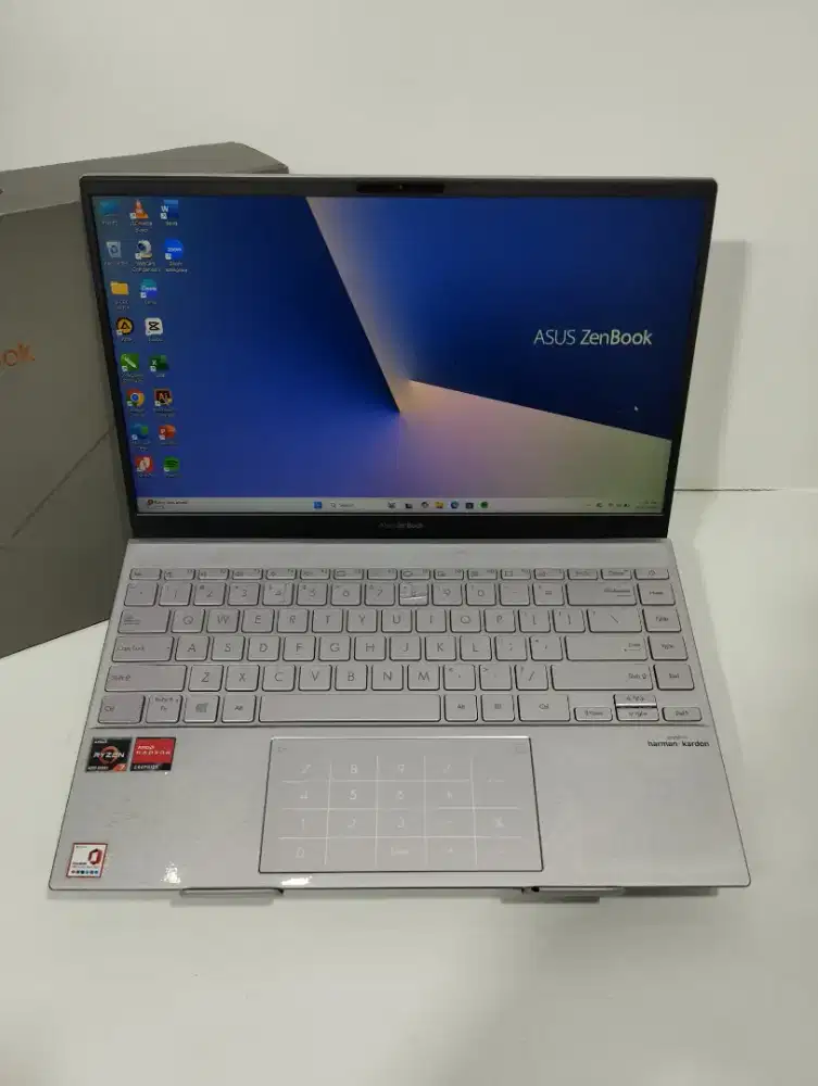 LAPTOP ASUS ZENBOOK UM425I
