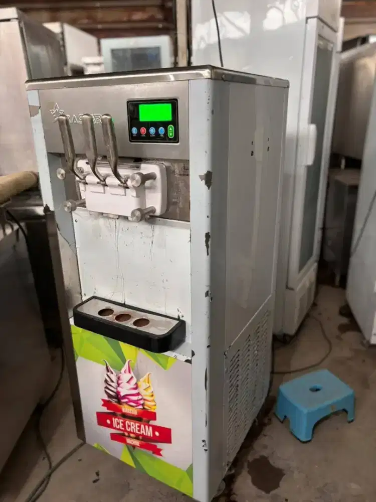 Mesin es krim
Merk Wirastar
Mulus ori