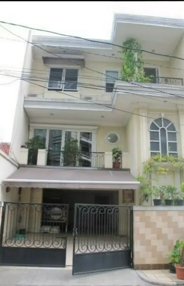 JUAL RUMAH ASRI DI SETIABUDI - JAKARTA SELATAN
