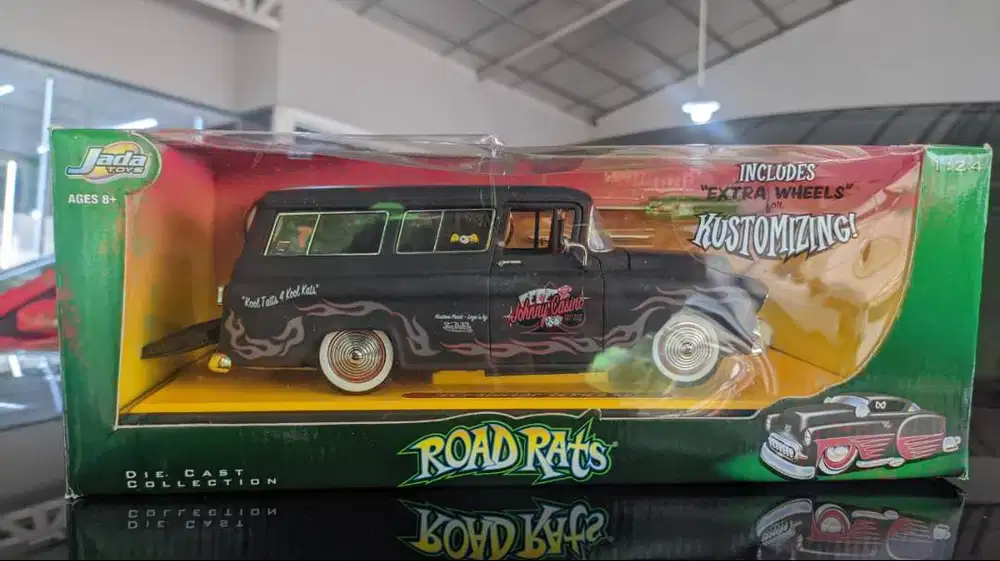Chevy Suburban Von Dutch jeda Toys