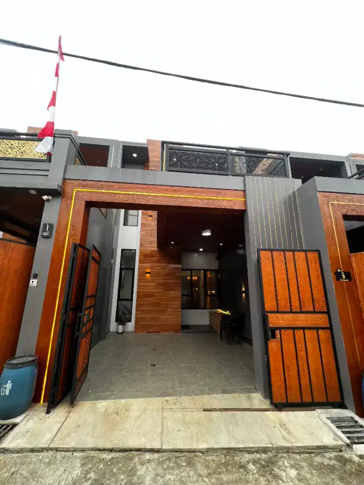 DIJUAL RUMAH MURAH 2 LANTAI SIAP HUNI