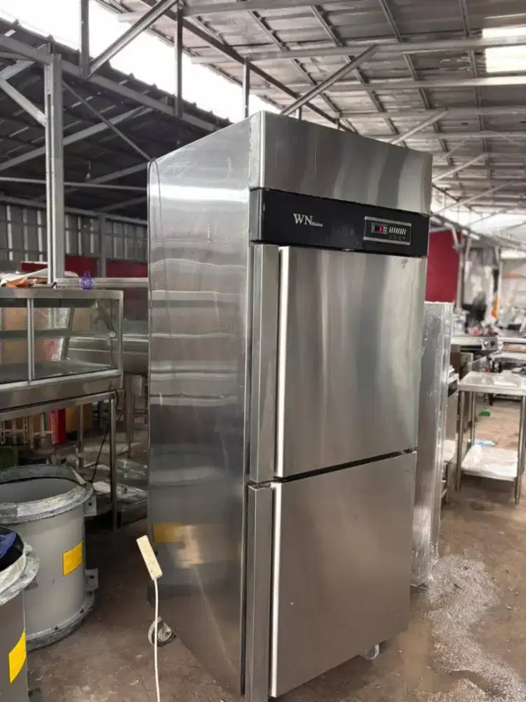 Upright chiller 
2 pintu
Merk Crown Horeca

Harga 5.000.000