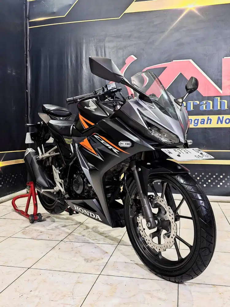 Honda All new CBR150R facelift Reg 2020 Slow on going