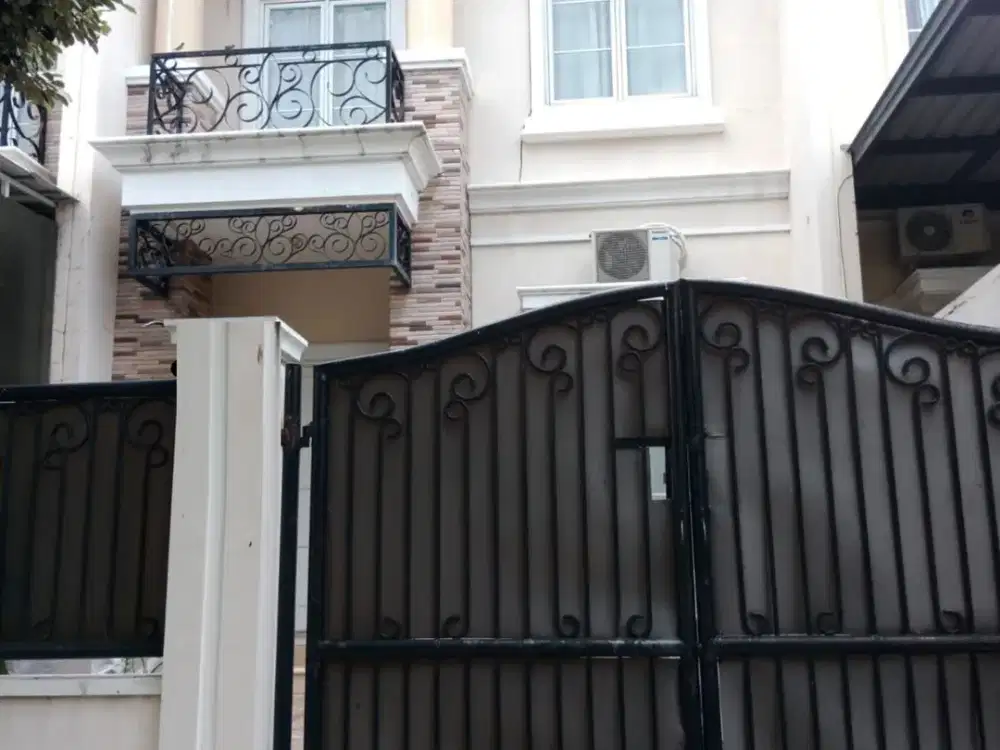 Jual Cepat Rumah di Royal Residence Jakarta siap huni (C0905)