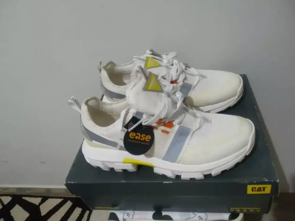 JUAL SEPATU SPORTY merk CAT