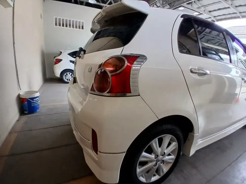 Yaris E 2013 metik istimewa