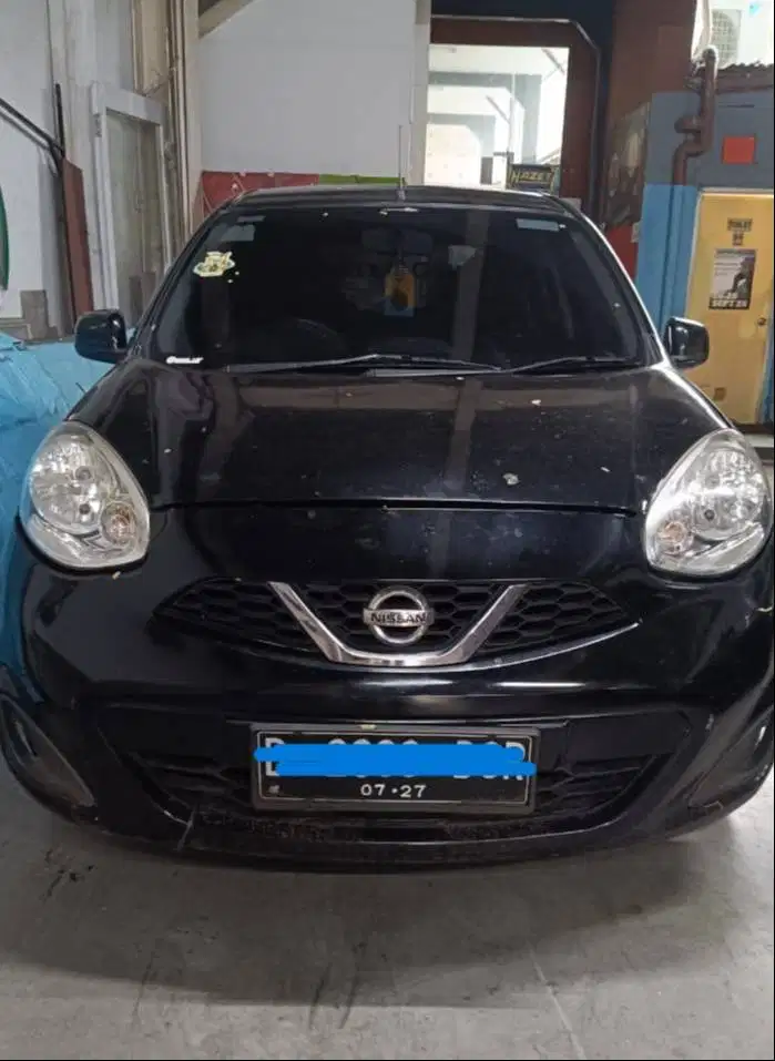 DIJUAL NISSAN MARCH 2017 HITAM