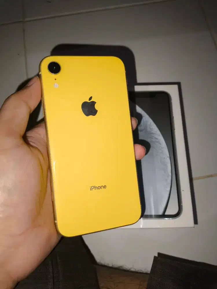 IPHONE XR KUNING LANGKA 64GB WIFI ONLY, KAMERA BENING DEPAN BELAKANG