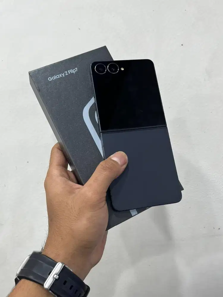 Samsung Galaxy Z flip 7 12/512GB lengkap
