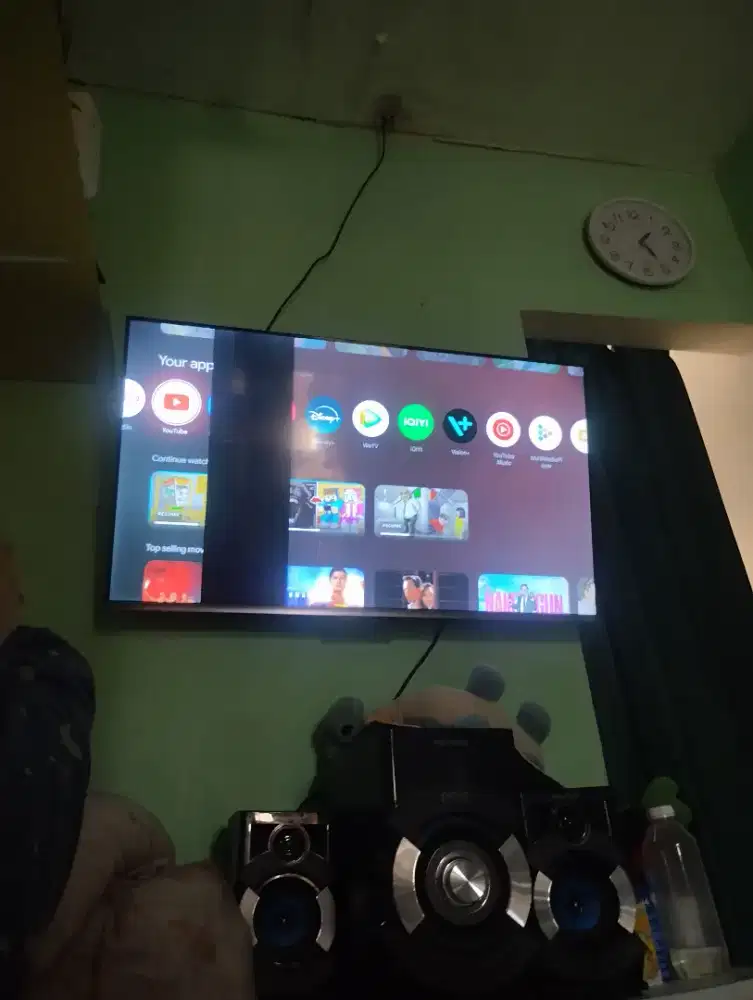 Smart TV merk Aqua 43 Inch